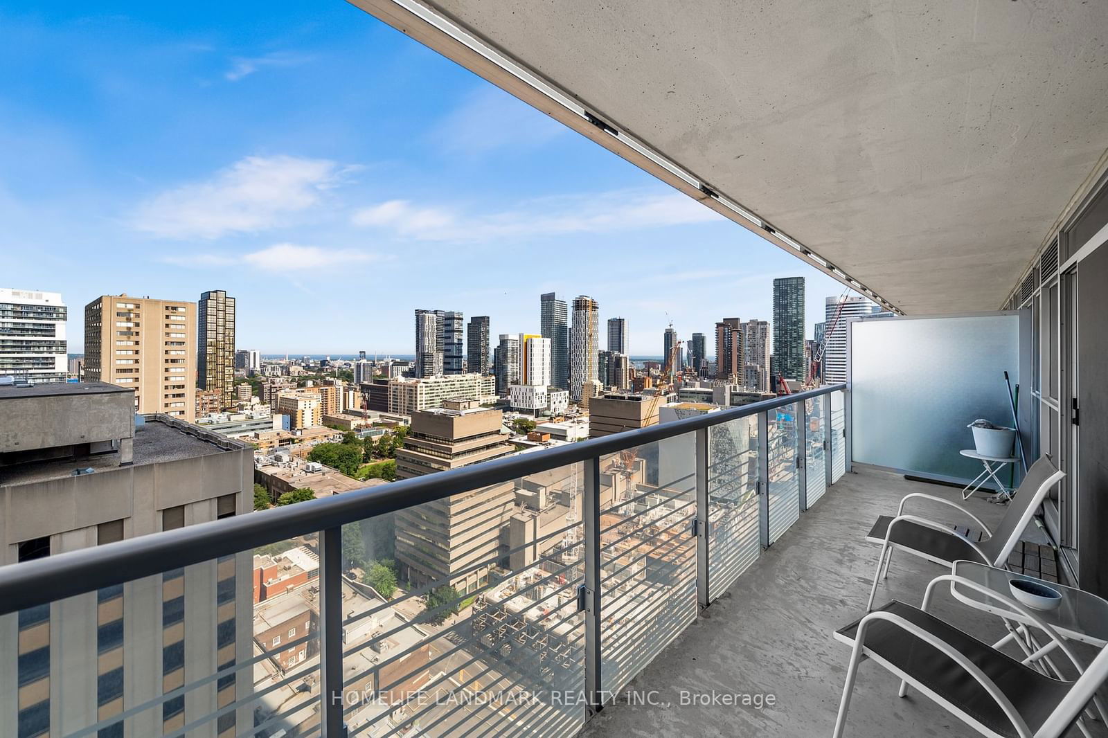 386 Yonge St, unit 2403 for sale