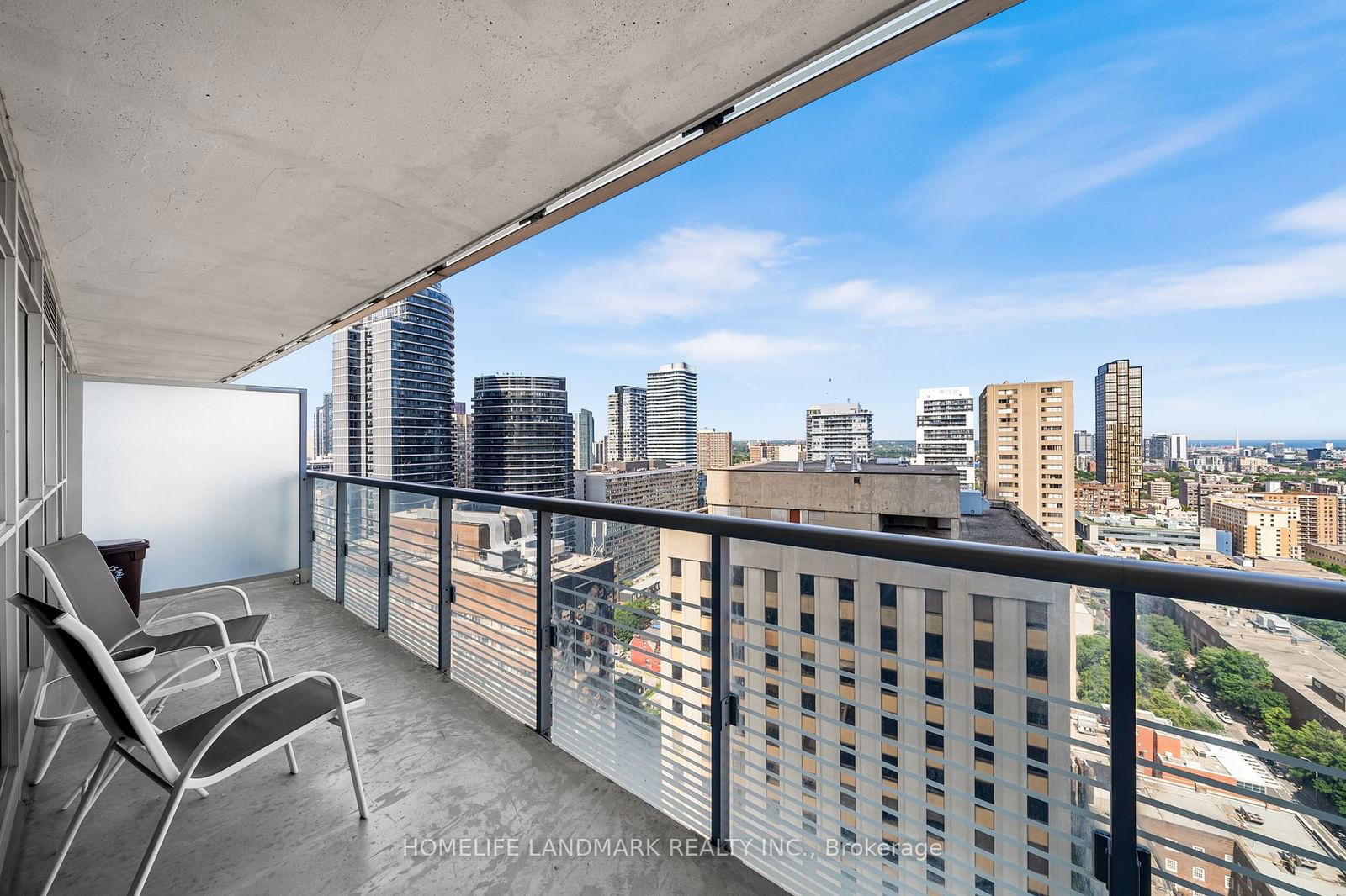 386 Yonge St, unit 2403 for sale