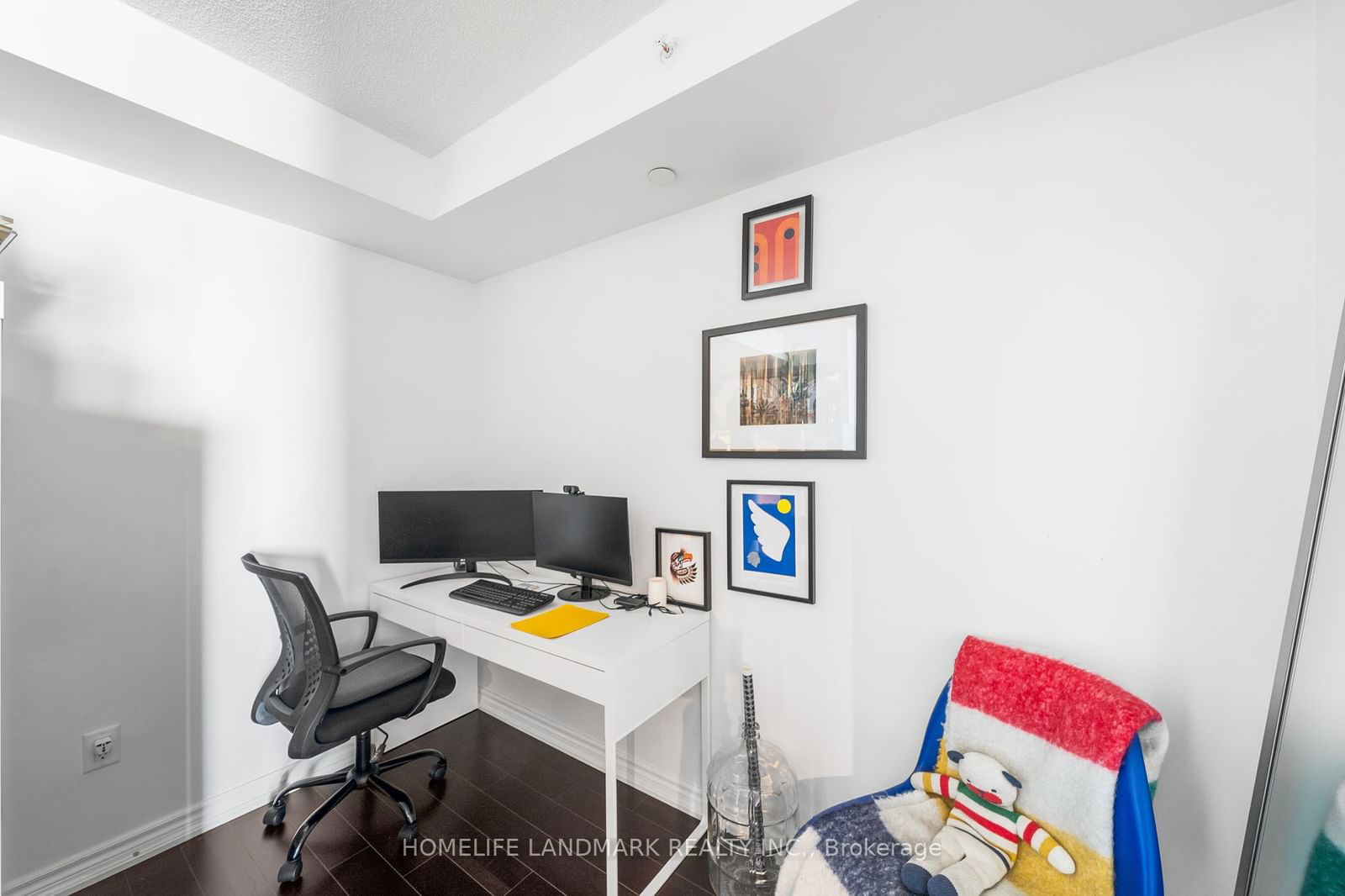 386 Yonge St, unit 2403 for sale