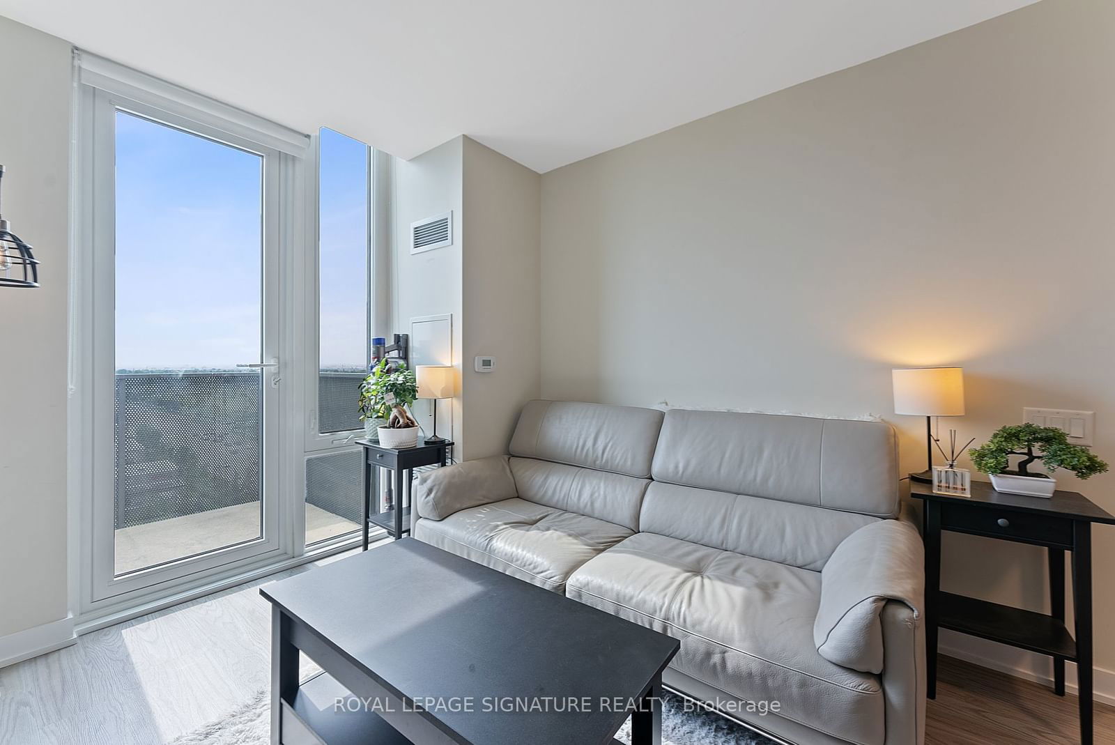 38 Monte Kwinter Crt, unit 1412 for sale - image #11