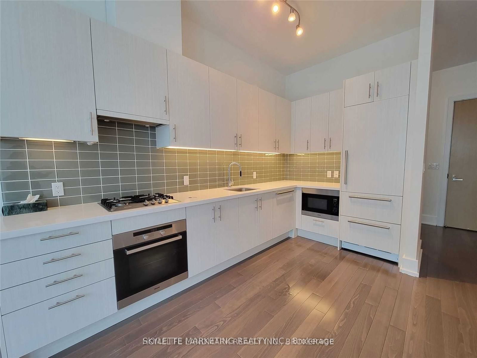 39 Queens Quay E, unit 1113 for rent