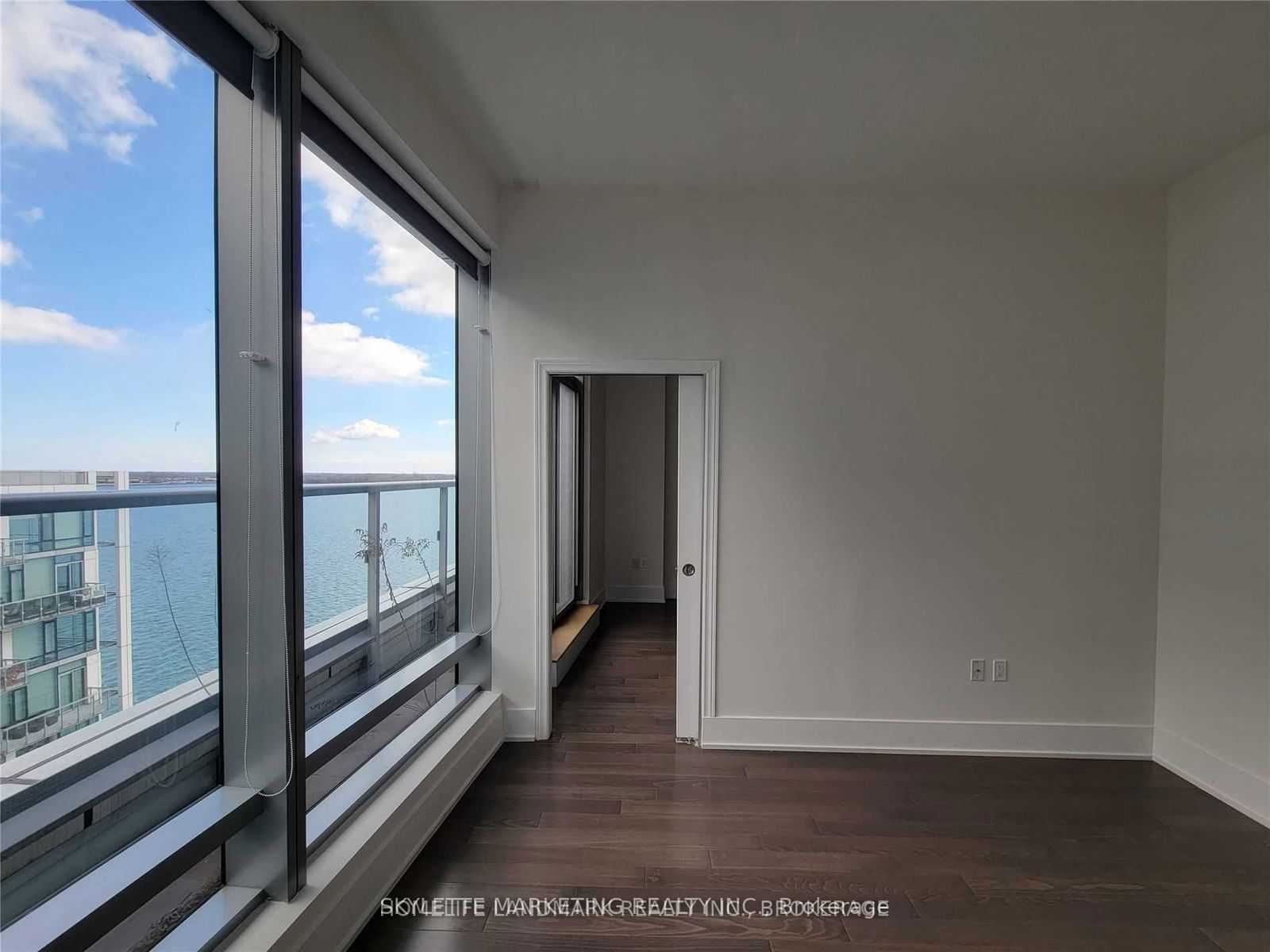 39 Queens Quay E, unit 1113 for rent