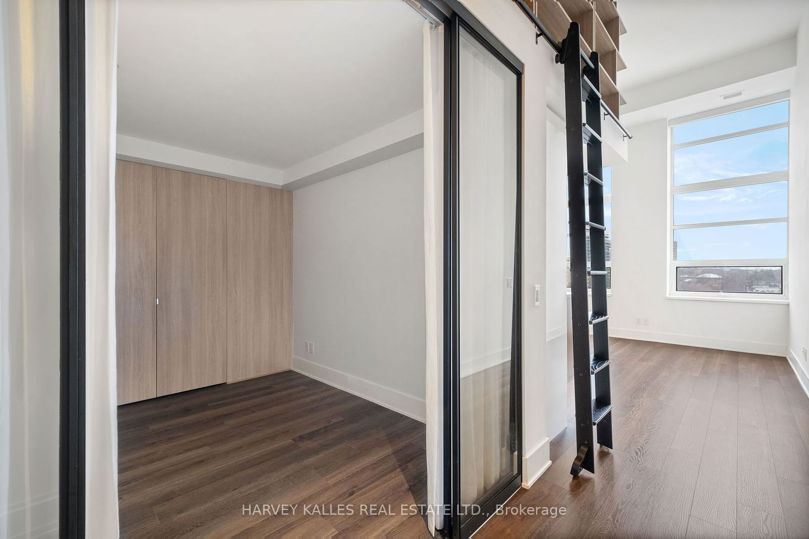 111 St Clair Ave W, unit 821 for rent - image #23