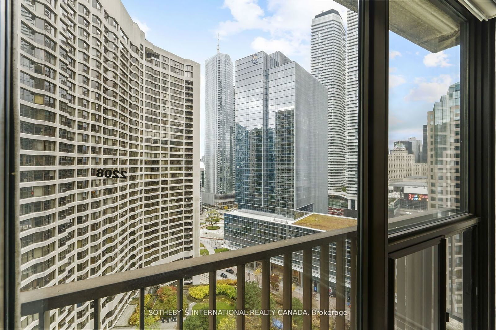 33 Harbour Sq, unit 2208 for sale