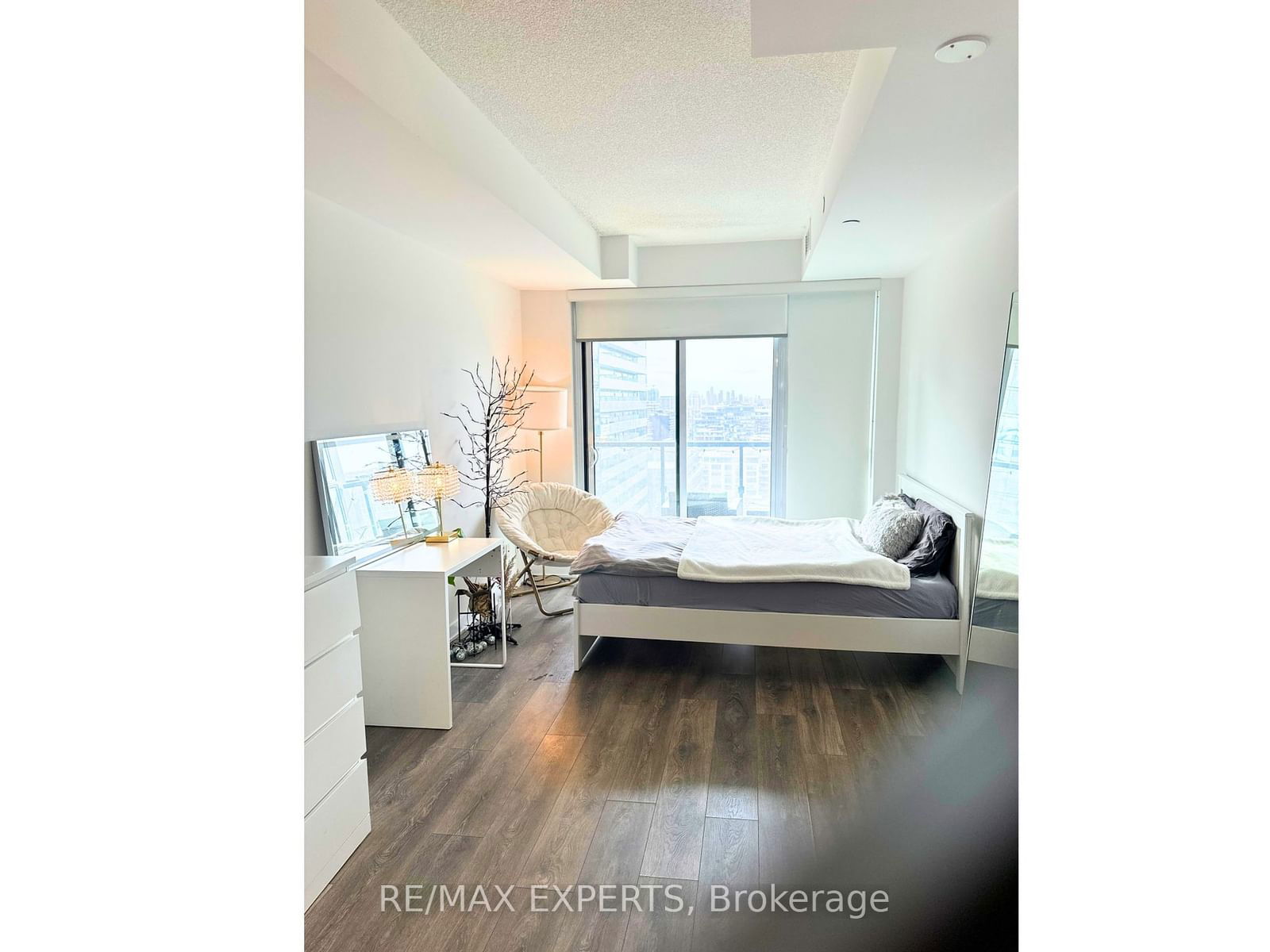 87 Peter St, unit 2205 for sale