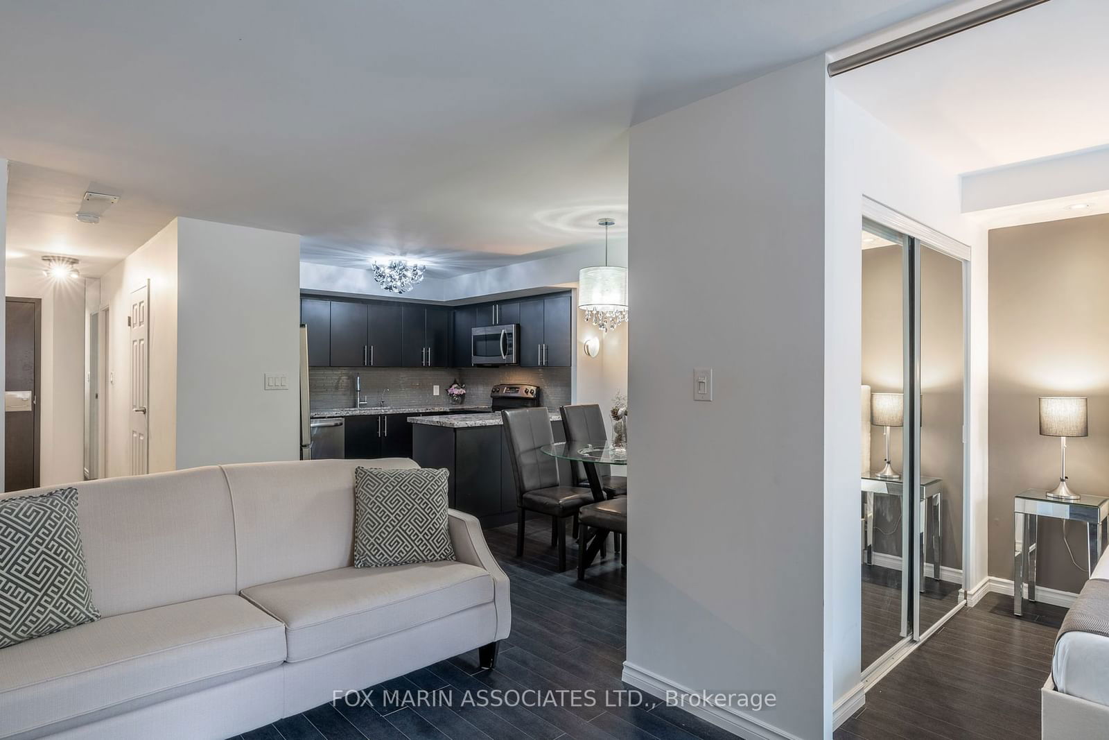 25 The Esplanade, unit 311 for rent - image #5