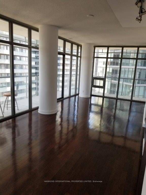 33 Charles St E, unit 2011 for rent - image #5