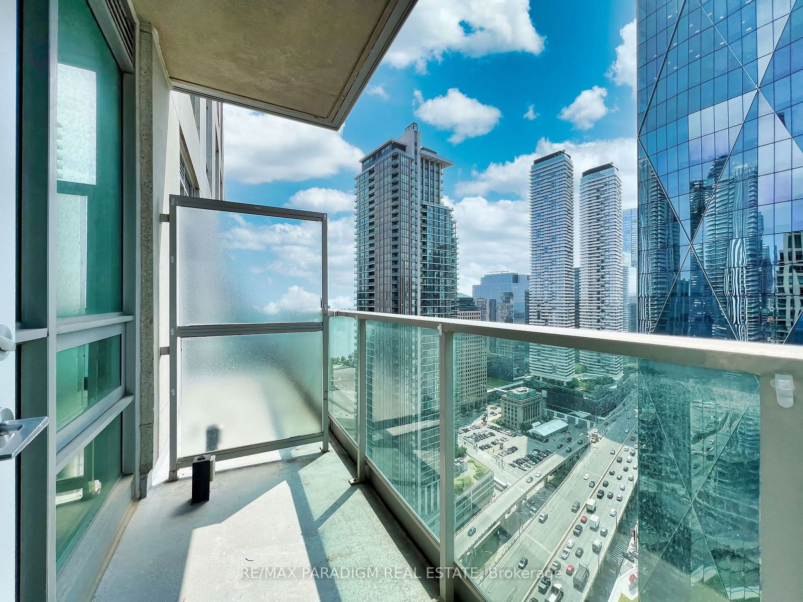 18 Yonge St, unit 3713 for rent - image #34