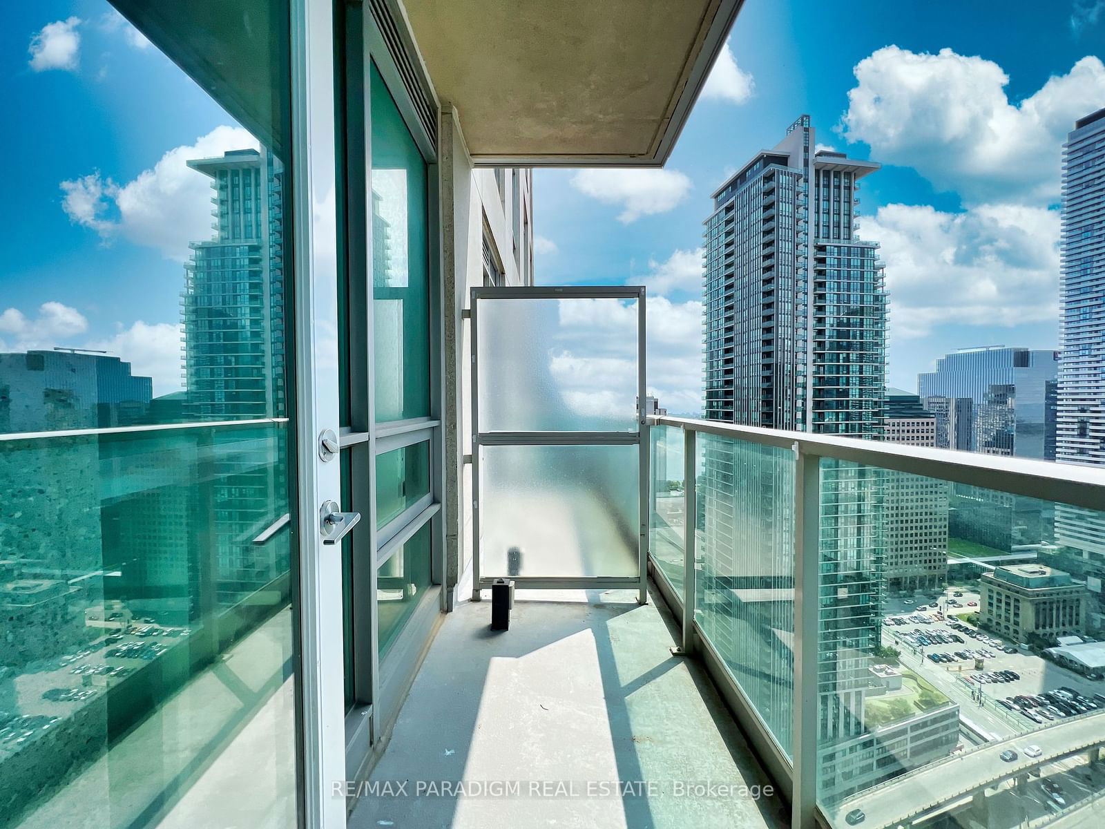 18 Yonge St, unit 3713 for rent - image #35