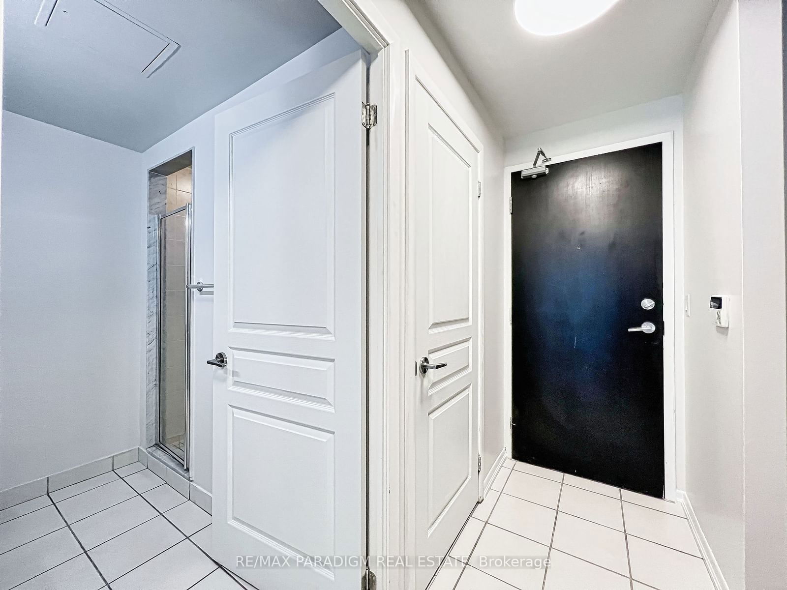 18 Yonge St, unit 3713 for rent - image #8