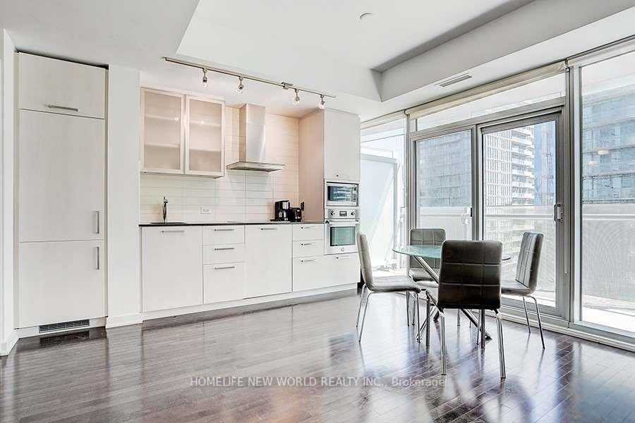 14 York St, unit 2812 for sale - image #4