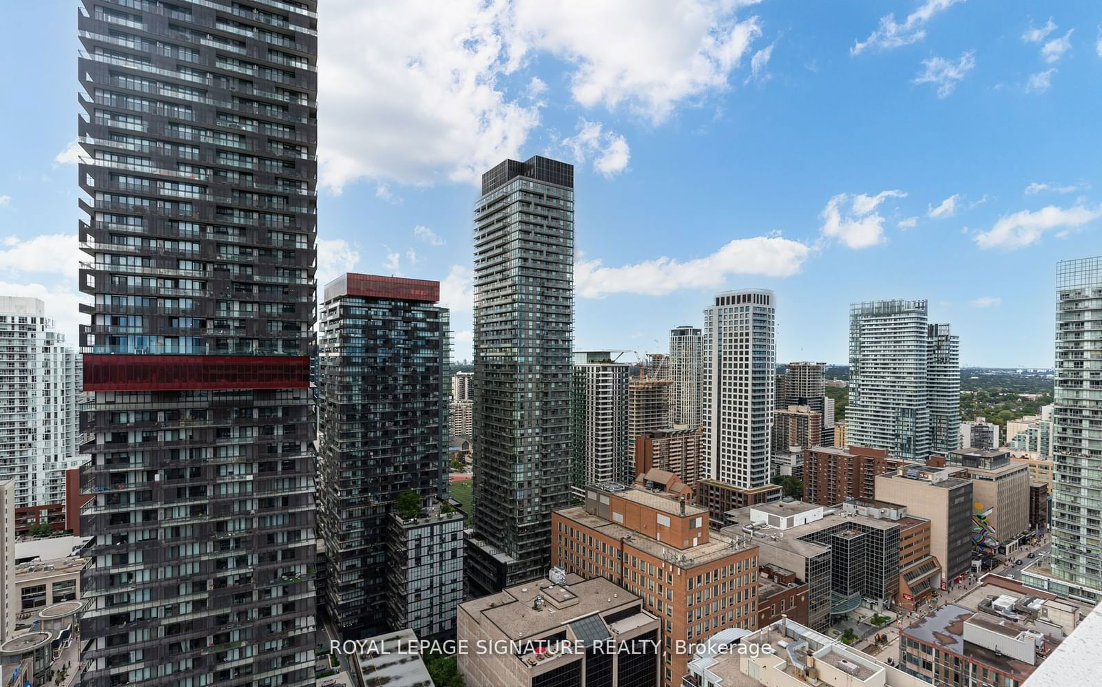 2221 Yonge St, unit 2711 for rent