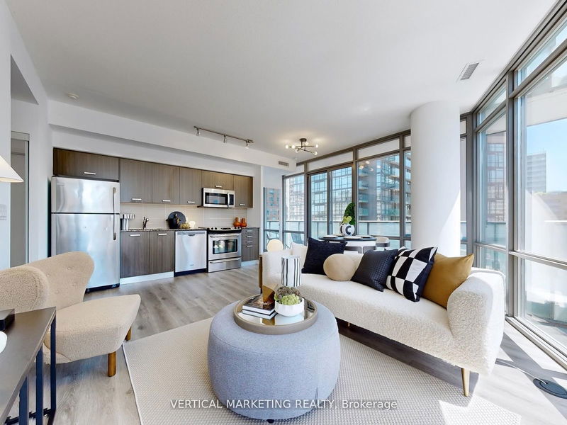 832 Bay St, unit 708 for sale - image #1