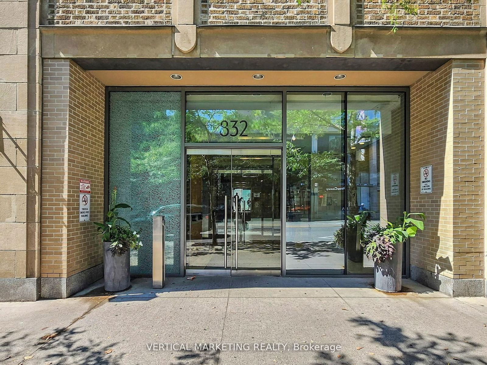 832 Bay St, unit 708 for sale