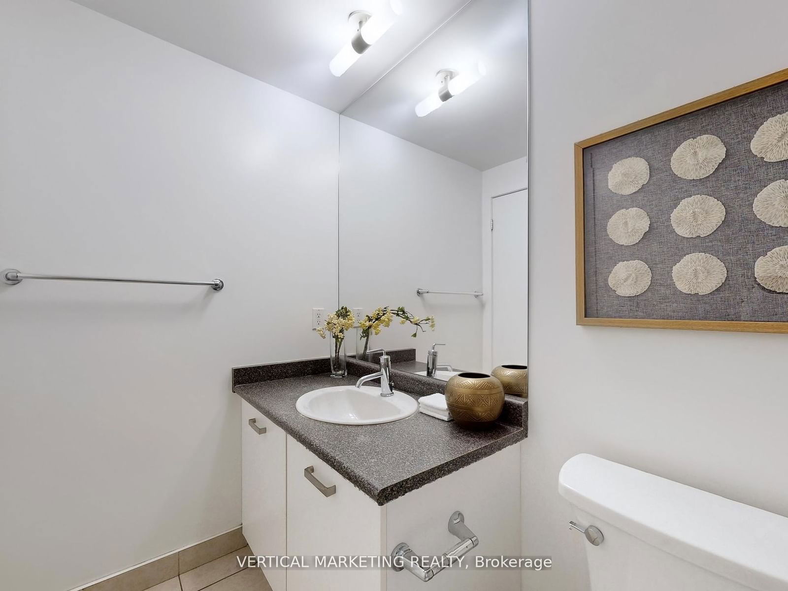 832 Bay St, unit 708 for sale - image #29