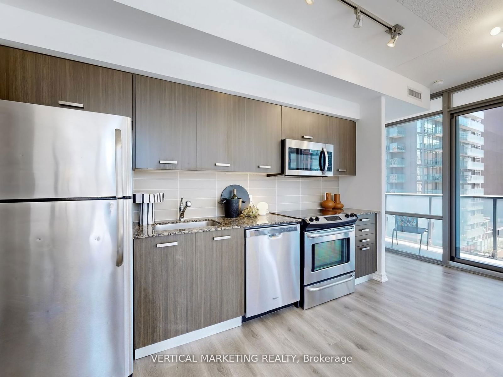 832 Bay St, unit 708 for sale - image #36