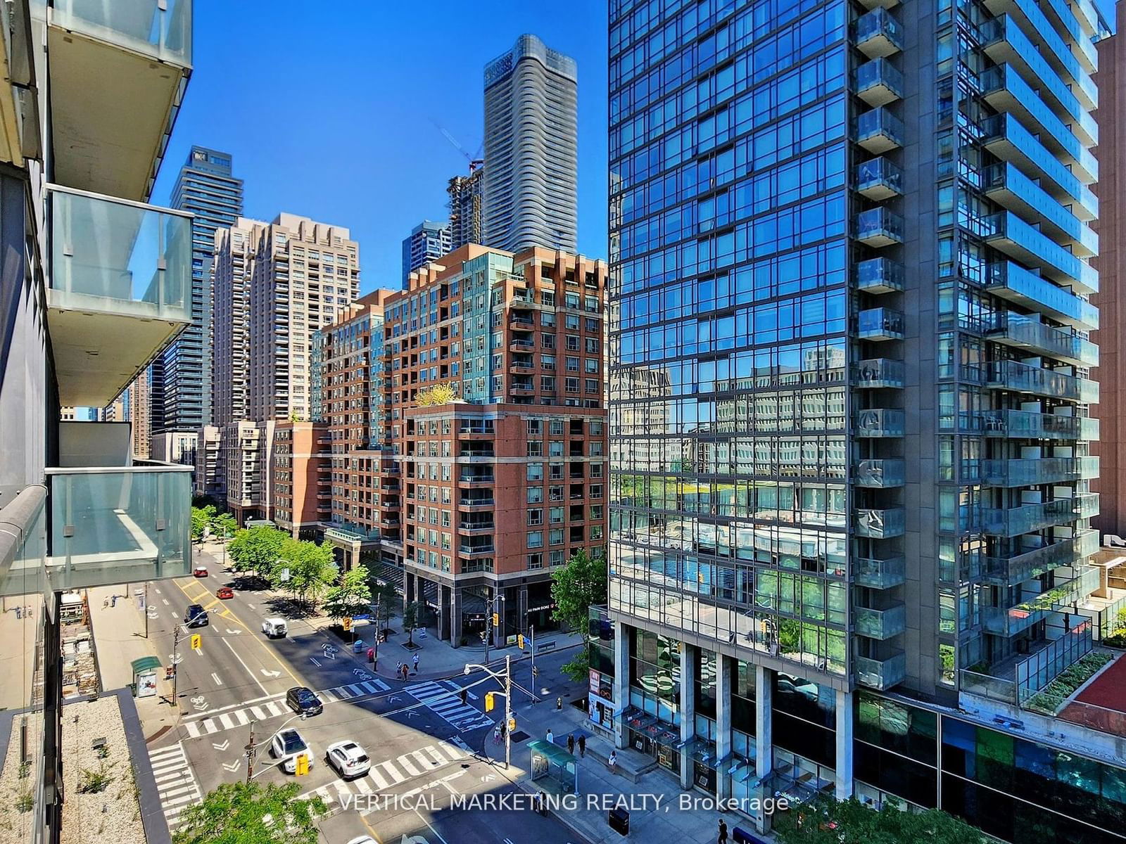 832 Bay St, unit 708 for sale - image #39