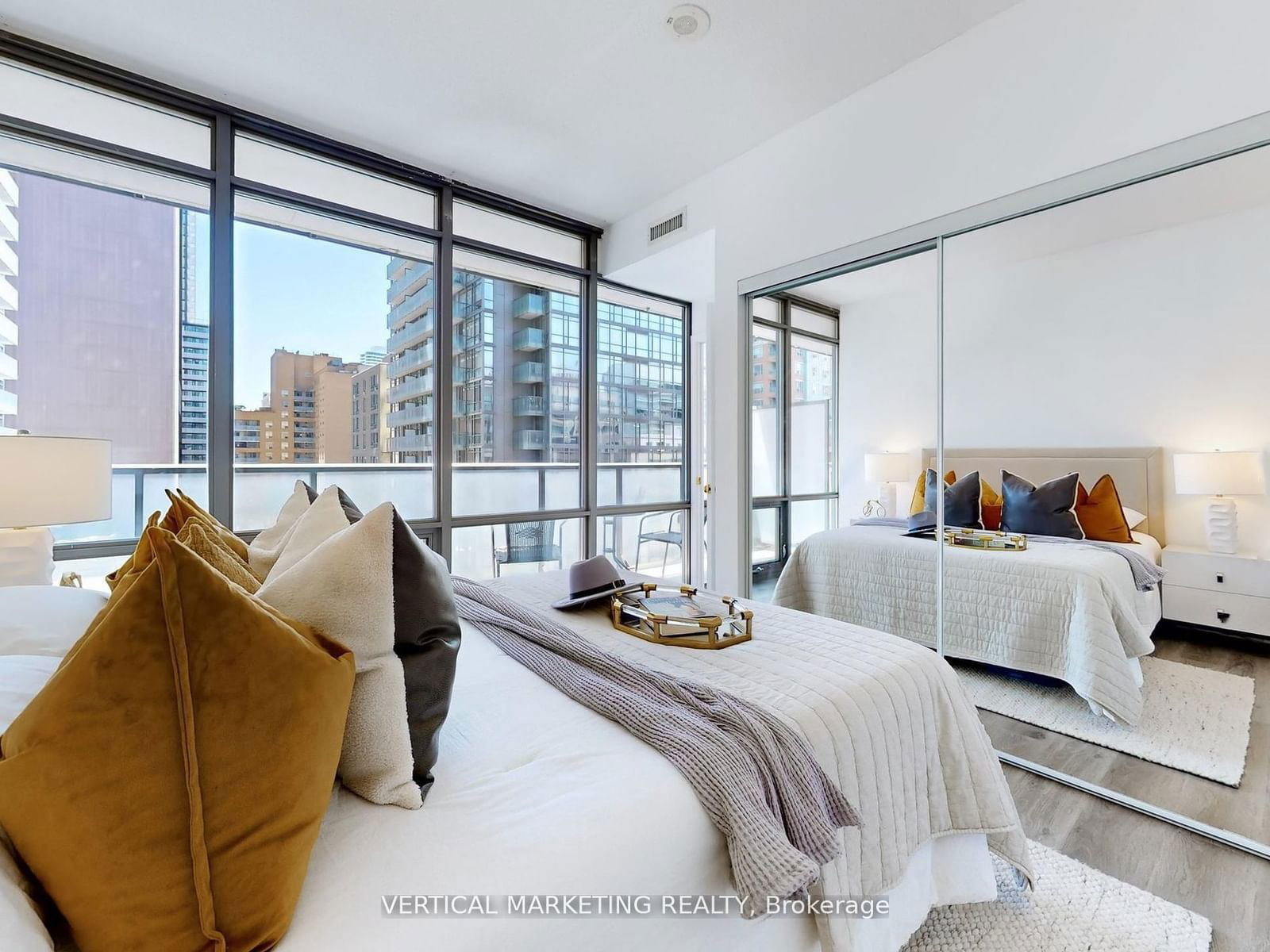 832 Bay St, unit 708 for sale - image #9