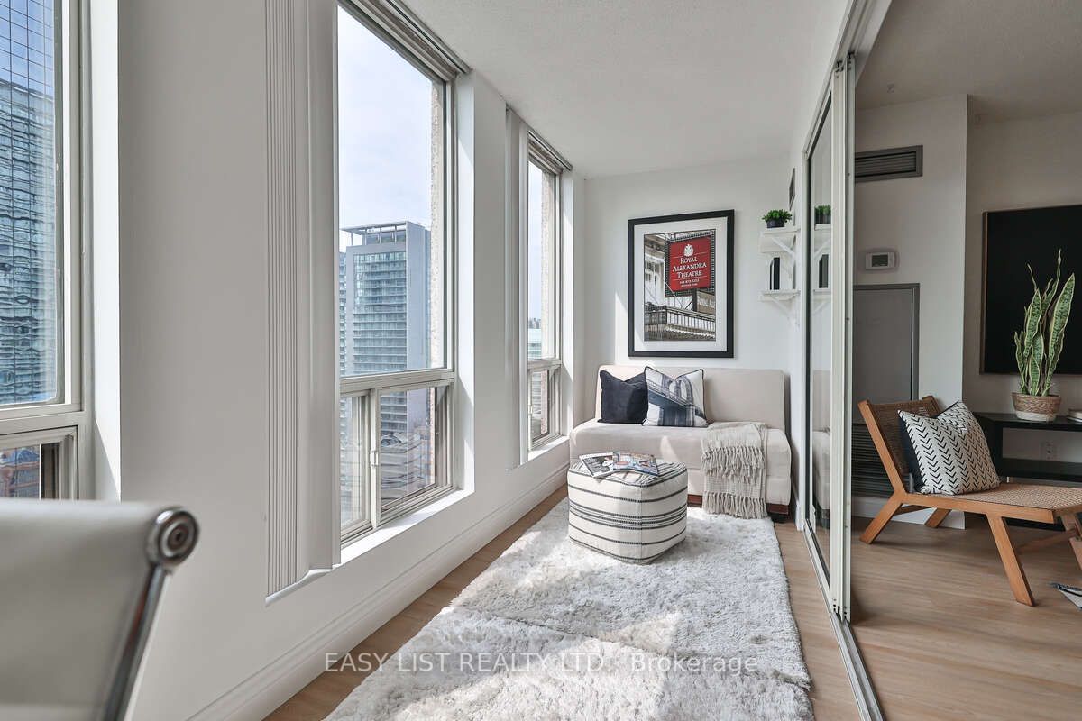 25 Grenville St, unit 2404 for sale - image #6