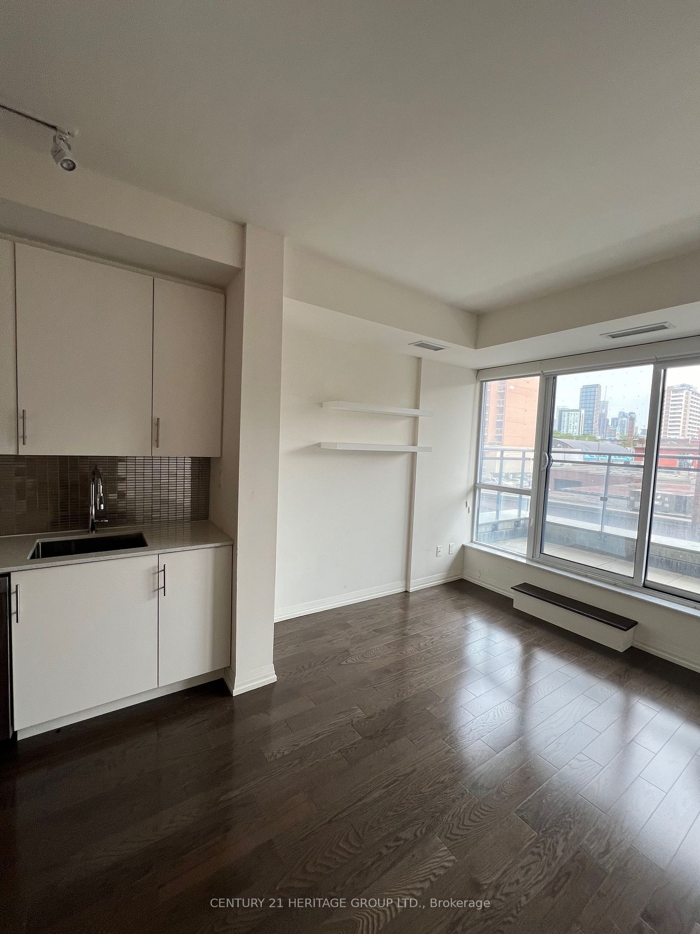 460 Adelaide St E, unit 306 for rent