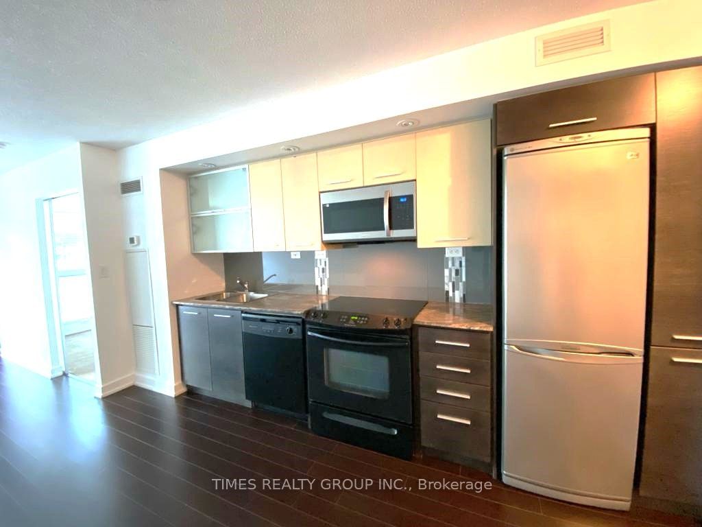 8 Telegram Mews, unit 622 for rent - image #3