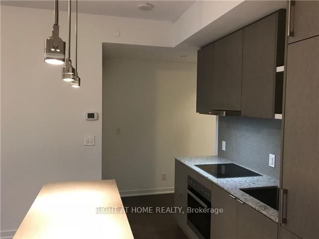 100 Harbour St, unit 6504 for rent