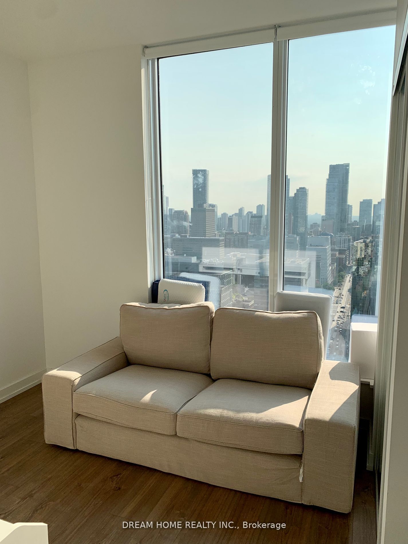 203 College St, unit 3007 for rent - image #5