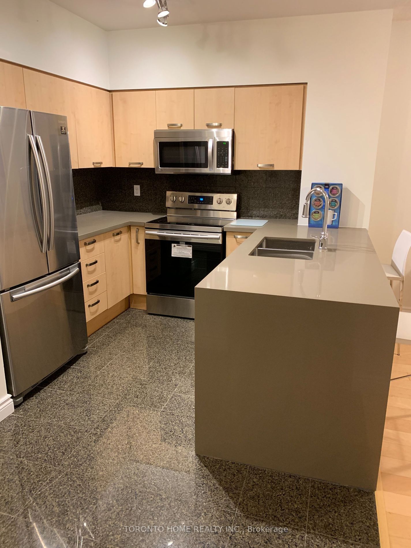 51 Harrison Garden Blvd, unit 305 for rent - image #6