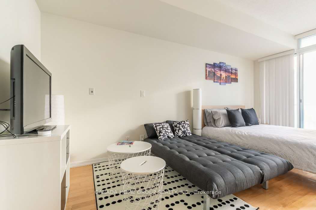 65 Bremner Blvd, unit 1903 for rent - image #2