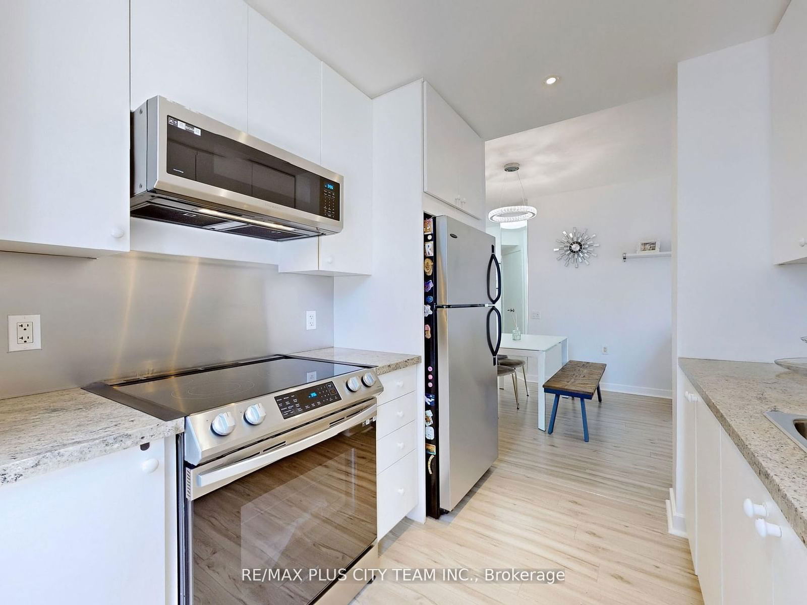 85 Bloor St E, unit 910 for sale - image #4