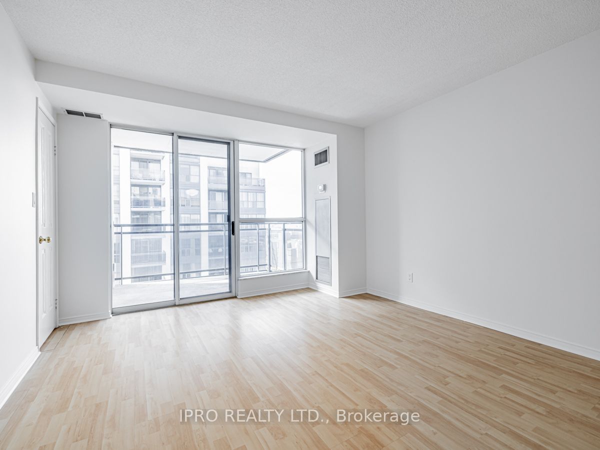 28 Hollywood Ave, unit PH09 for sale