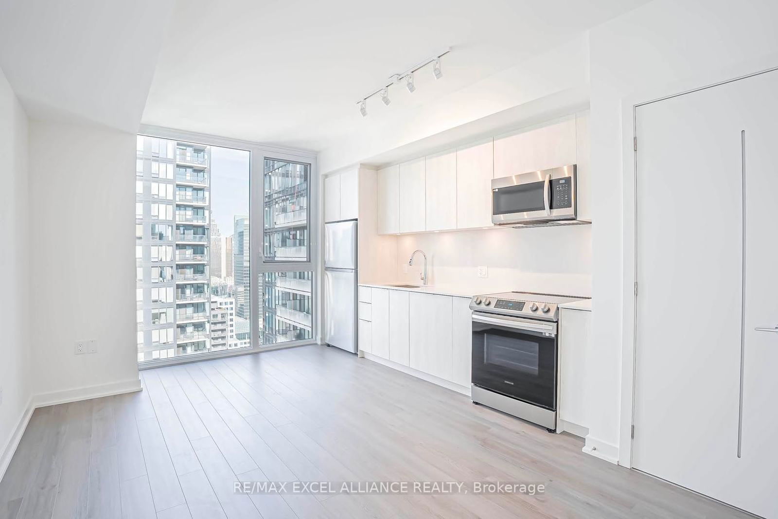 357 King St W, unit 4005 for sale