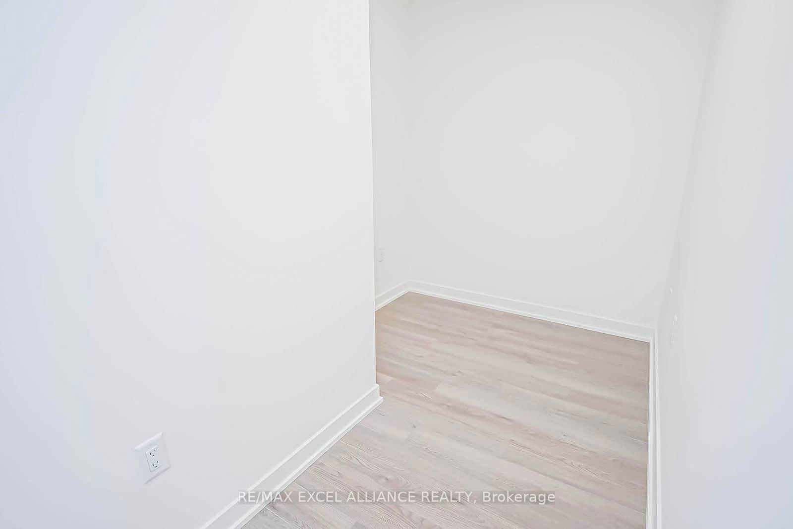 357 King St W, unit 4005 for sale