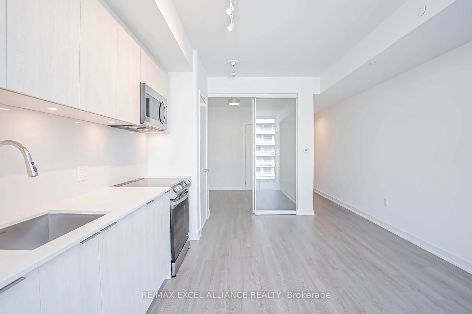 357 King St W, unit 4005 for sale