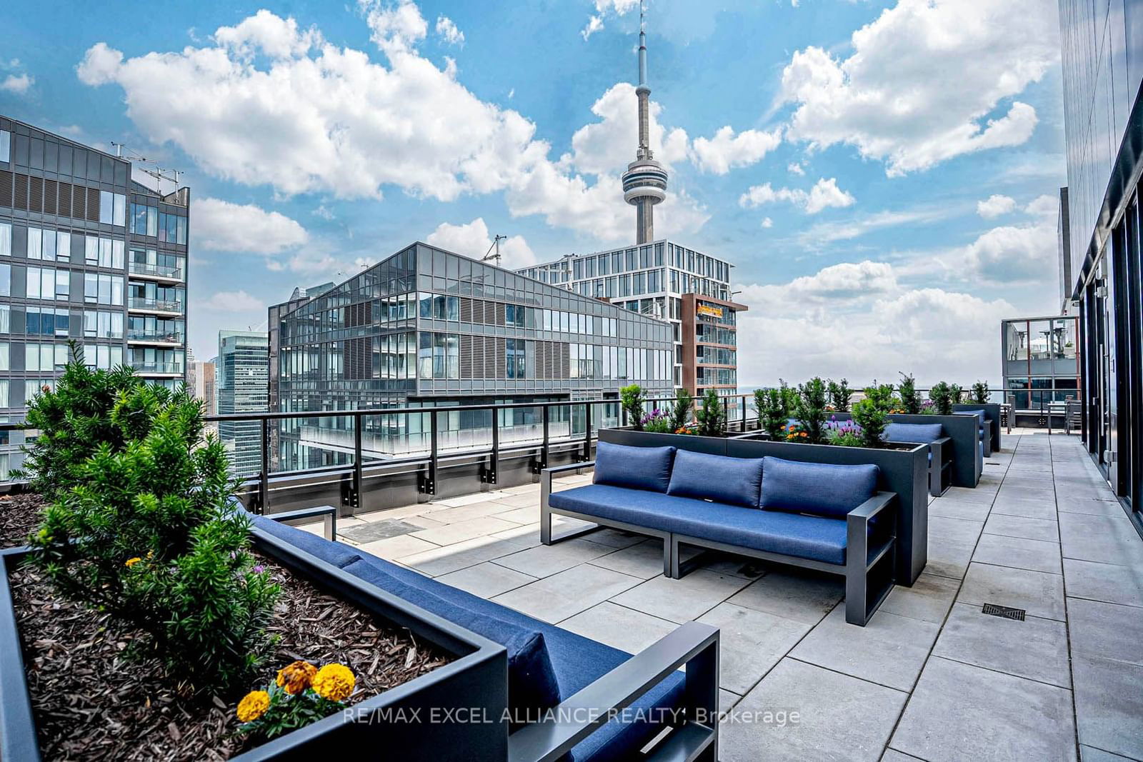 357 King St W, unit 4105 for sale