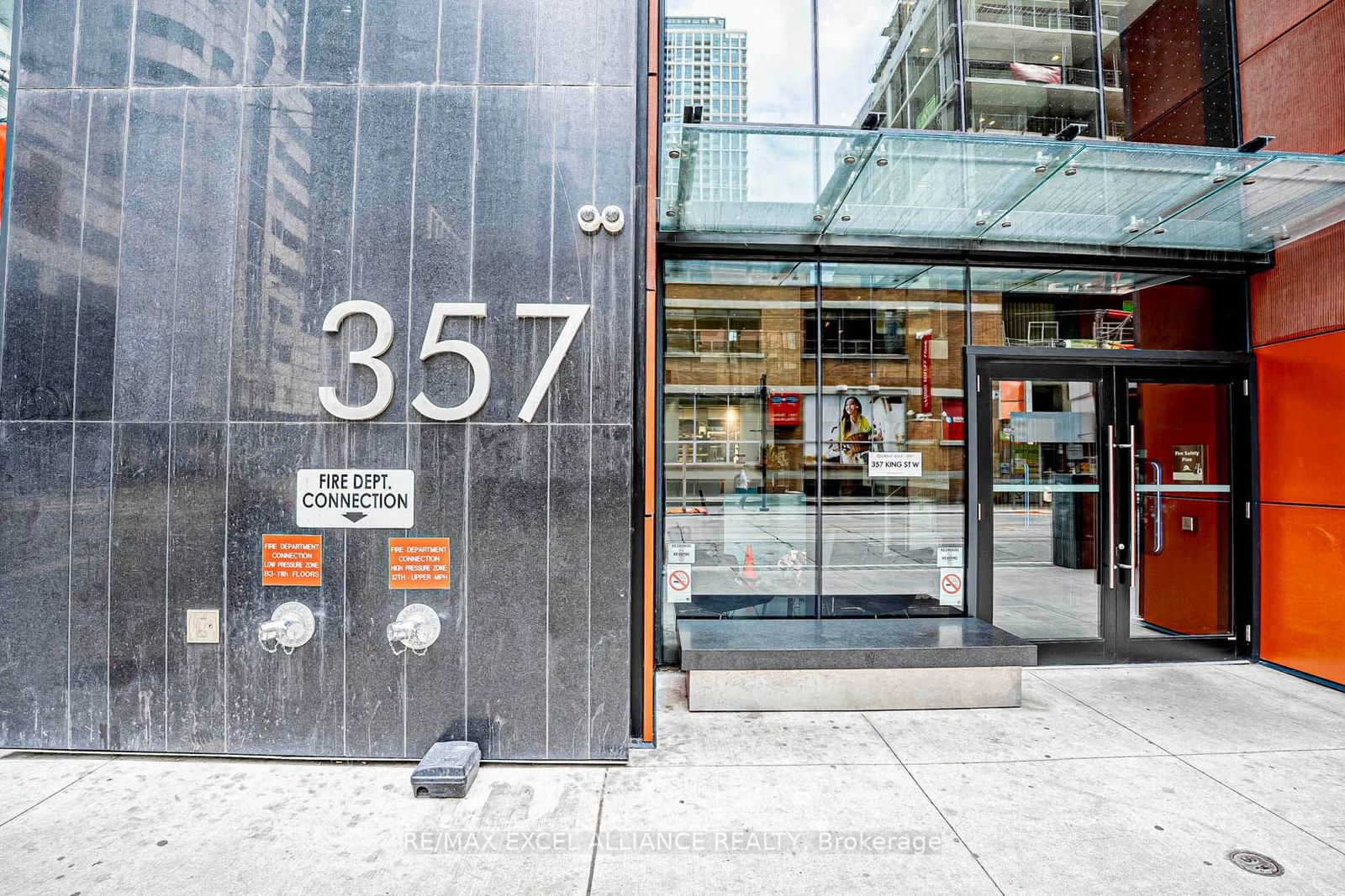 357 King St W, unit 4105 for sale - image #4