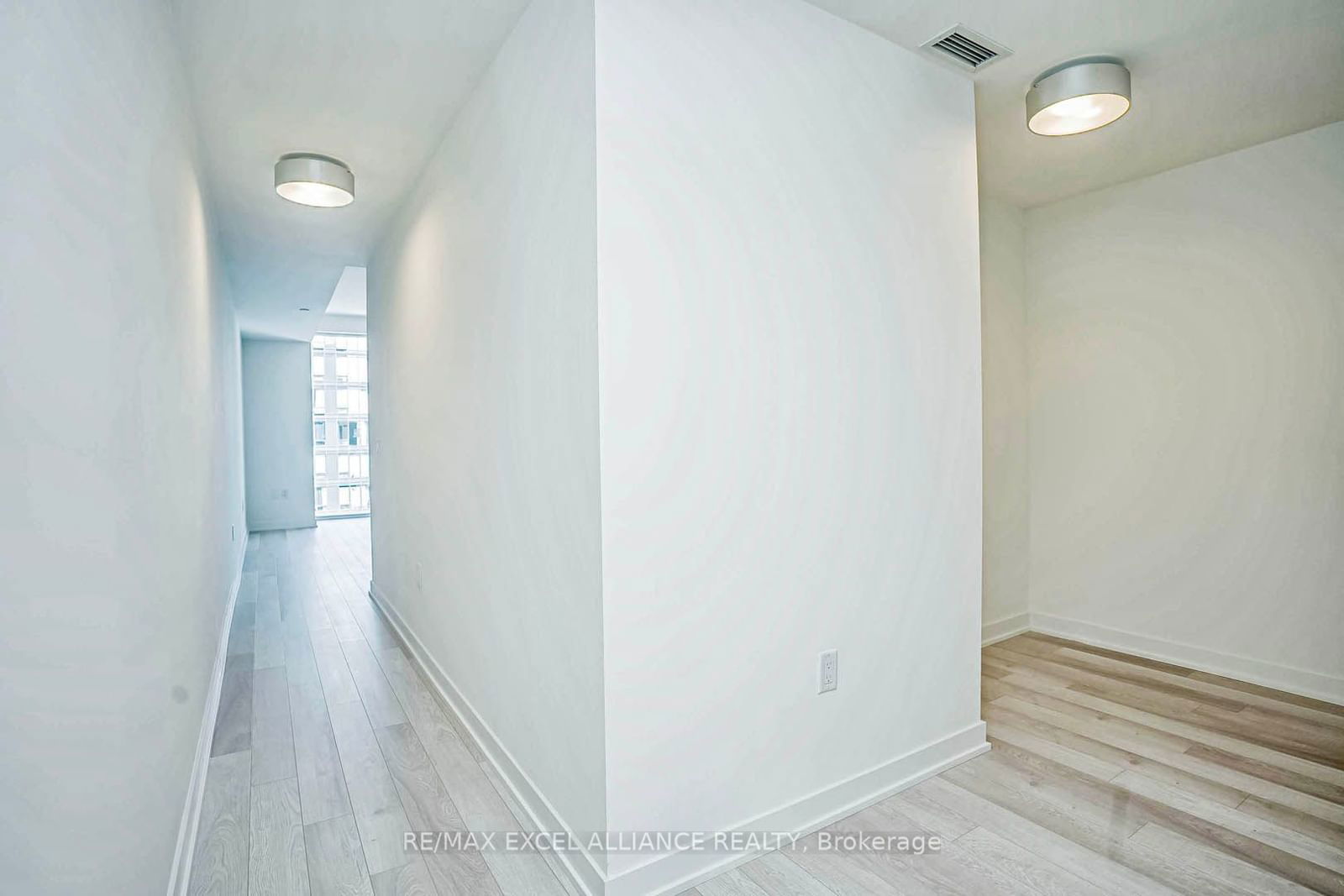 357 King St W, unit 4105 for sale - image #9