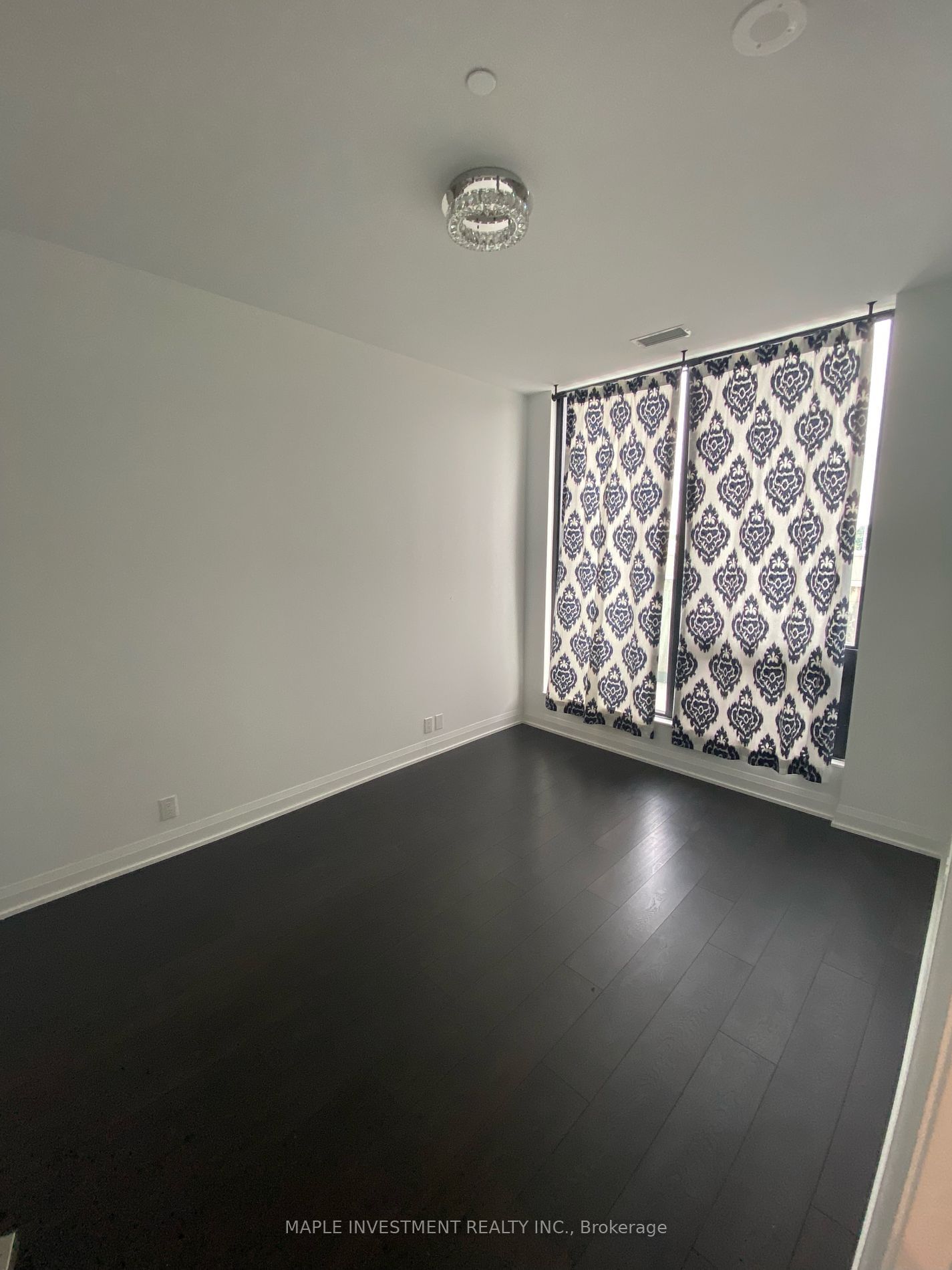 33 Frederick Todd Way, unit 213 for rent - image #10