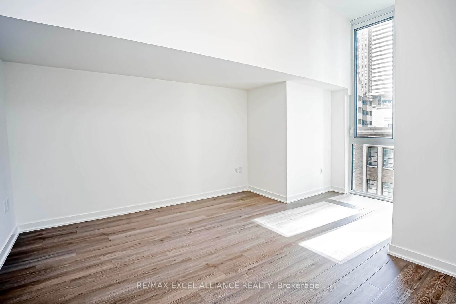 357 King St W, unit 503 for sale - image #10