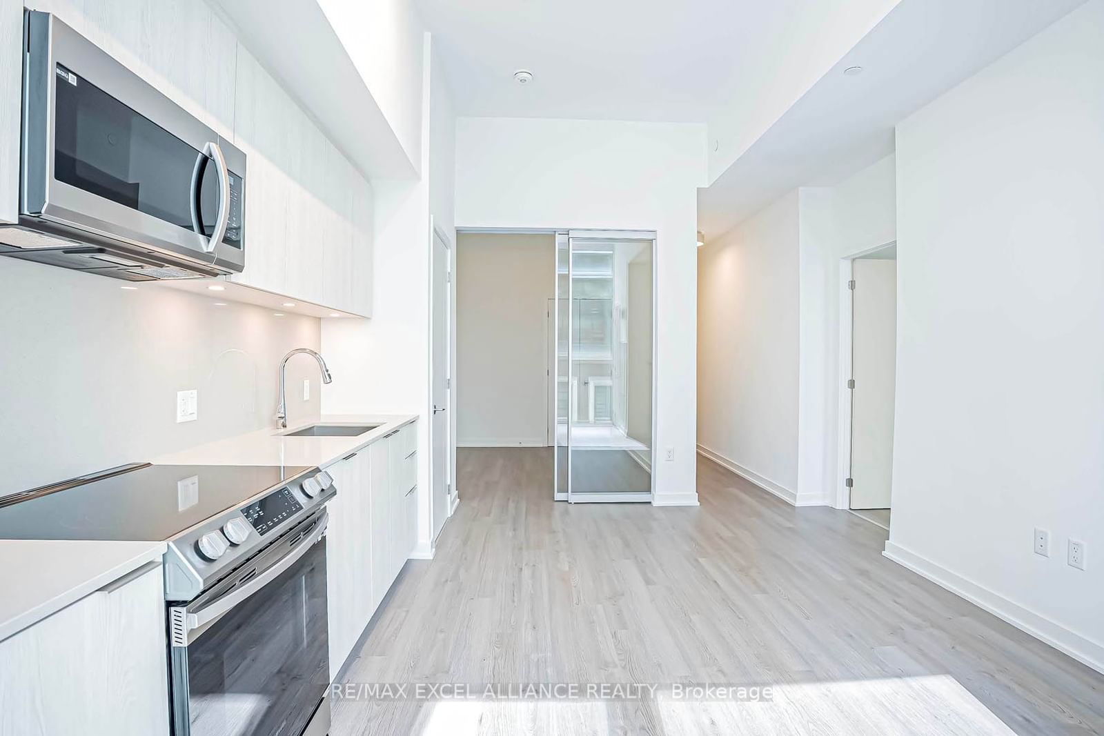 357 King St W, unit 503 for sale