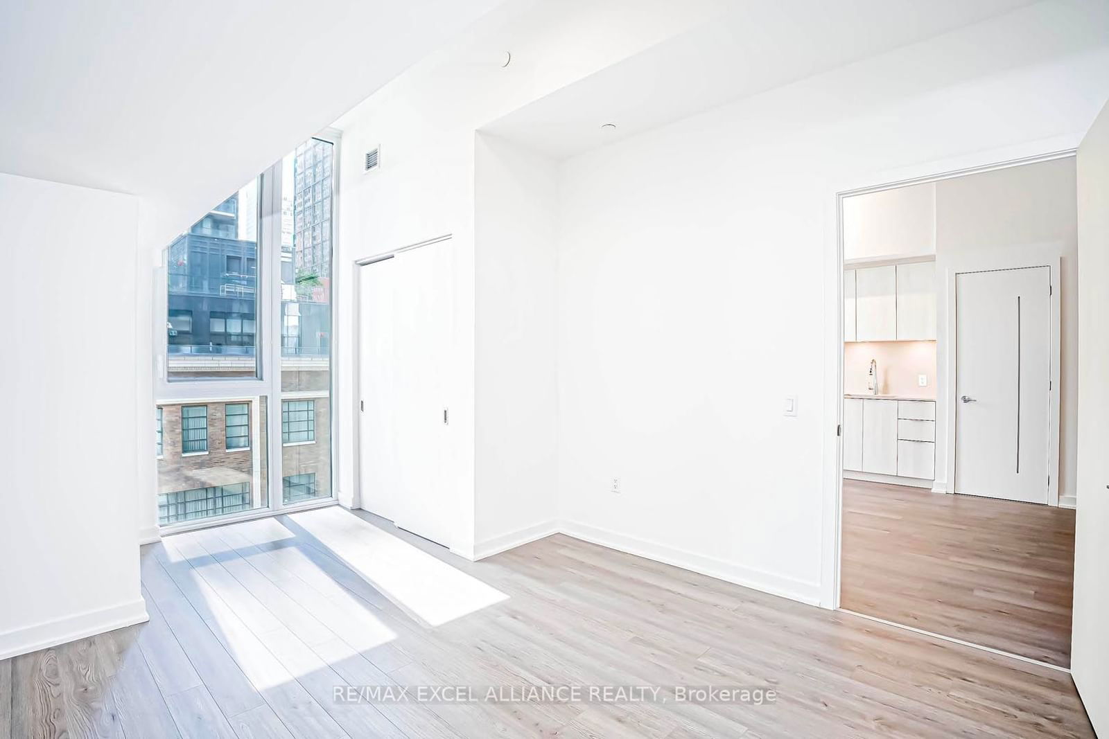 357 King St W, unit 503 for sale - image #17