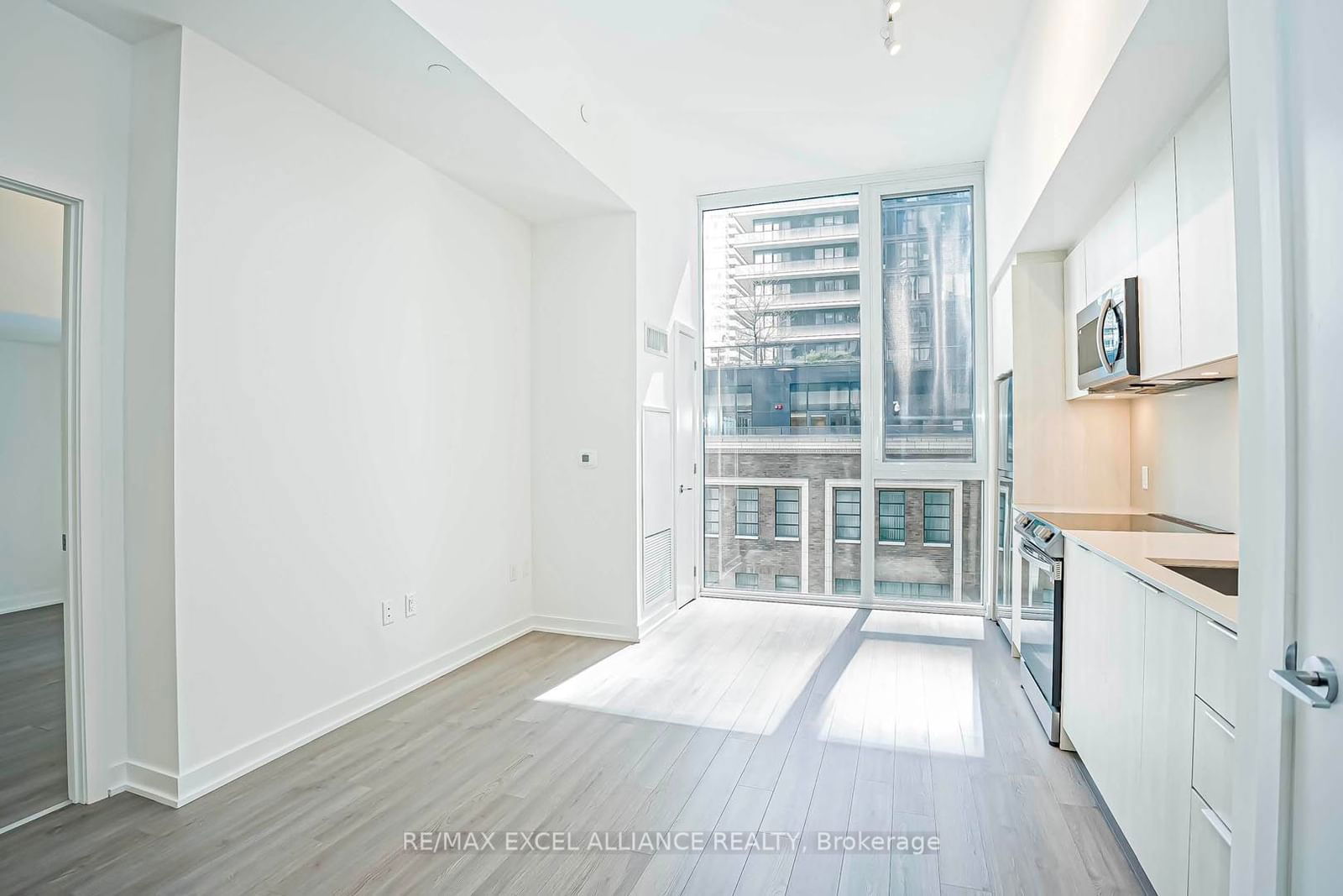 357 King St W, unit 503 for sale - image #3