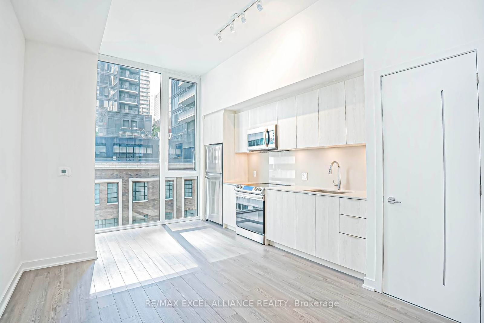 357 King St W, unit 503 for sale - image #5