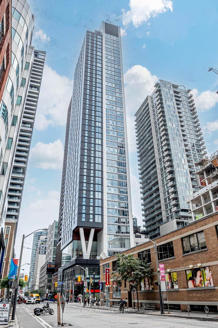 357 King St W, unit 204 for sale - image #3