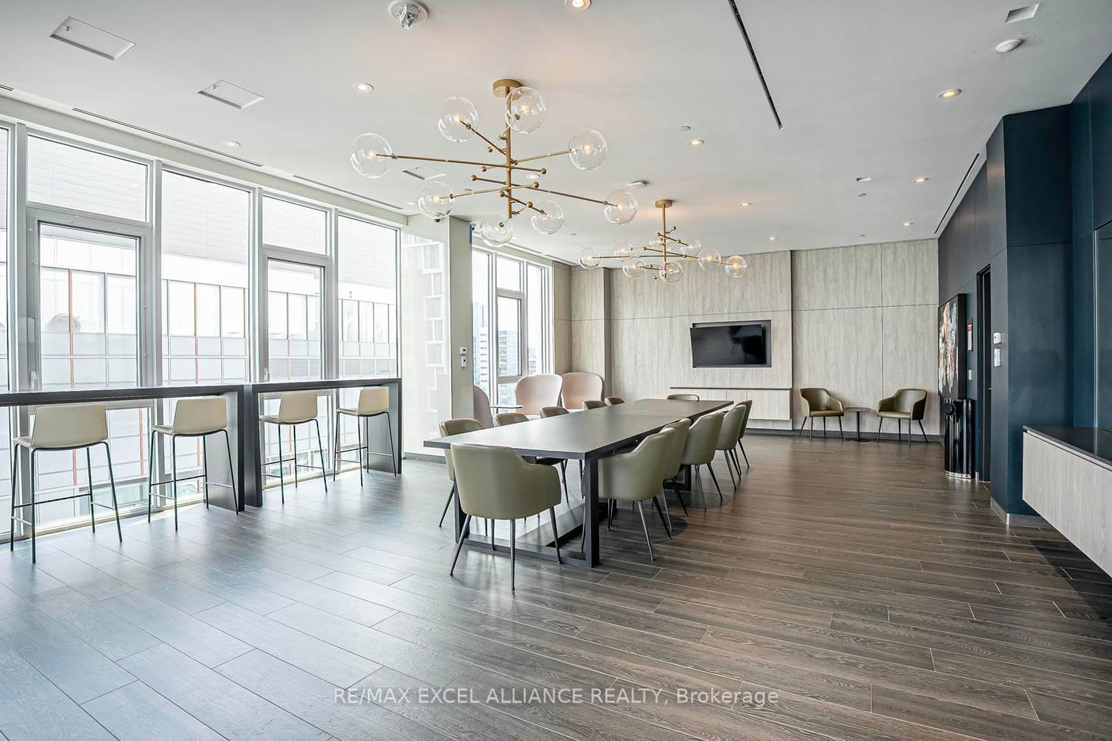 357 King St W, unit 204 for sale - image #35