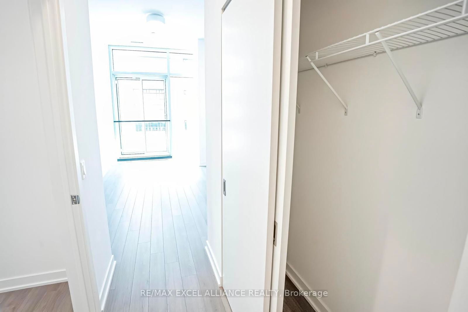 357 King St W, unit 203 for sale