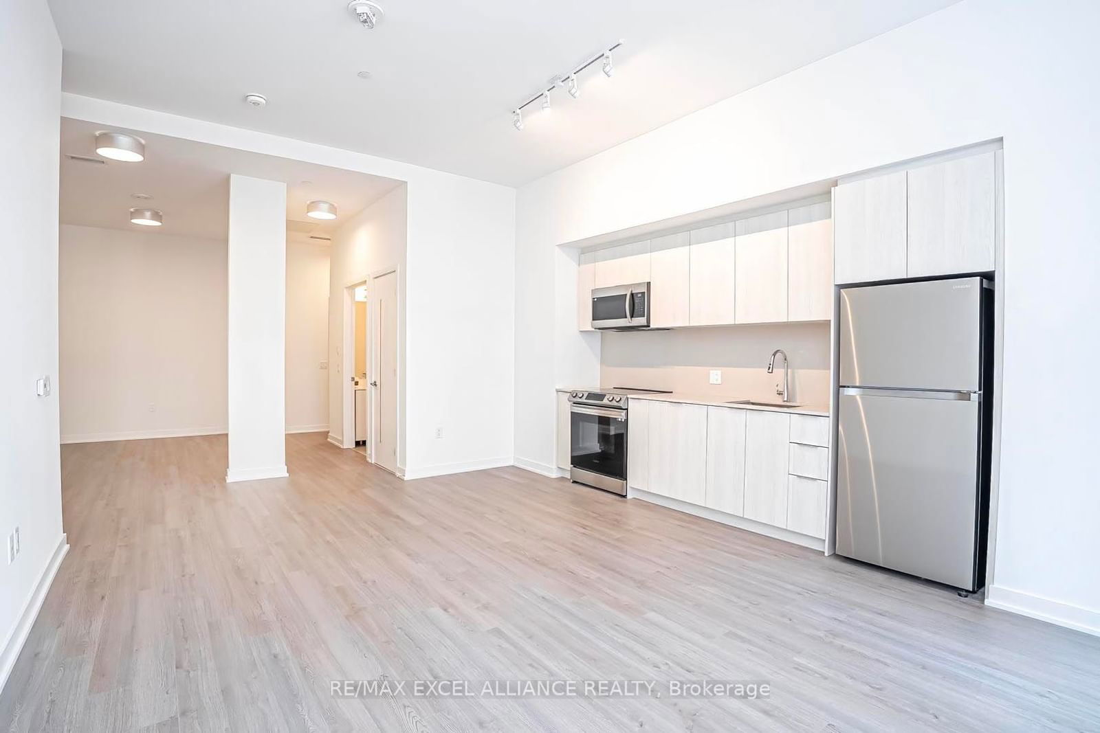 357 King St W, unit 203 for sale