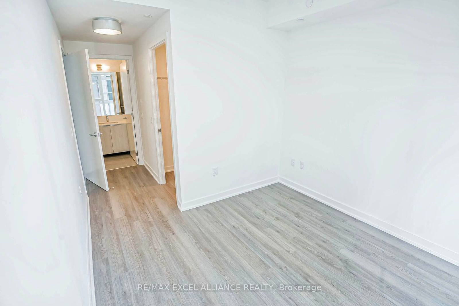 357 King St W, unit 3009 for sale