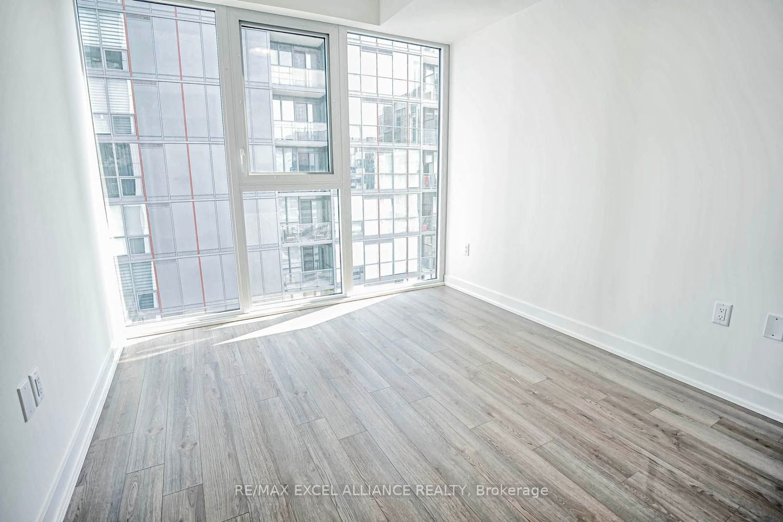 357 King St W, unit 3009 for sale