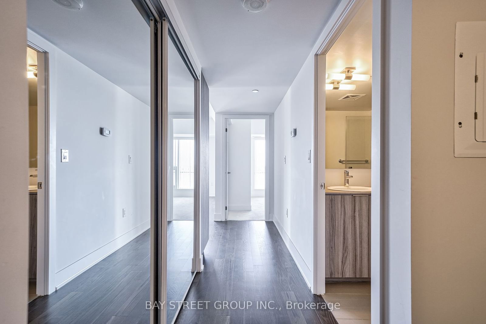 955 Bay St, unit 2507 for sale - image #5